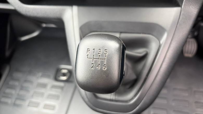 Vauxhall Vivaro L1 Diesel 1.5 Turbo D 120 Pro H1 Van